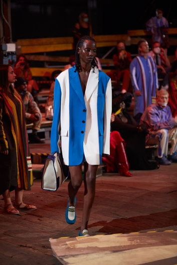 Fotoservizio/SS 2022/WOMEN/SFILATA/MARNI/DP2/1