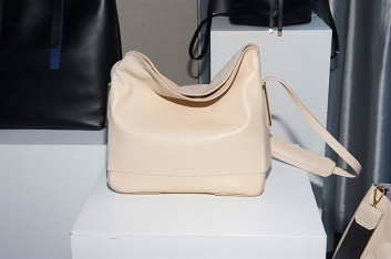 Fotoservizio/SS 2016/WOMEN/DESA NINETEENSEVENTYTWO/DP2/3