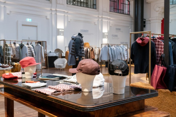 Fotoservizio/FW 22-23/MEN/PRESENTAZIONE/KITON/DP2/13