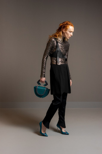 Fotoservizio/FW 22-23/WOMEN/SFILATA/WE ARE MADE IN ITALY (BLACK LIVES MATTER IN ITALIAN FASHION - COLLECTIVE)/DP2/7