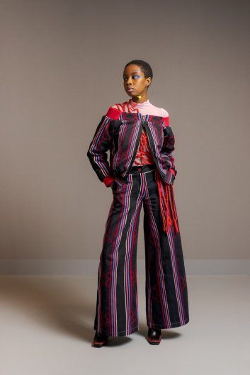 Fotoservizio/FW 22-23/WOMEN/SFILATA/WE ARE MADE IN ITALY (BLACK LIVES MATTER IN ITALIAN FASHION - COLLECTIVE)/DP2/9