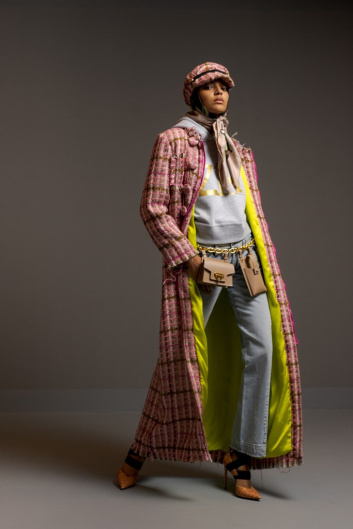 Fotoservizio/FW 22-23/WOMEN/SFILATA/WE ARE MADE IN ITALY (BLACK LIVES MATTER IN ITALIAN FASHION - COLLECTIVE)/DP2/1