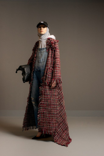 Fotoservizio/FW 22-23/WOMEN/SFILATA/WE ARE MADE IN ITALY (BLACK LIVES MATTER IN ITALIAN FASHION - COLLECTIVE)/DP2/2