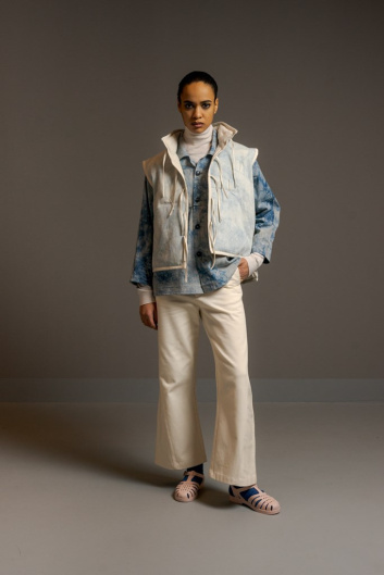 Fotoservizio/FW 22-23/WOMEN/SFILATA/WE ARE MADE IN ITALY (BLACK LIVES MATTER IN ITALIAN FASHION - COLLECTIVE)/DP2/19