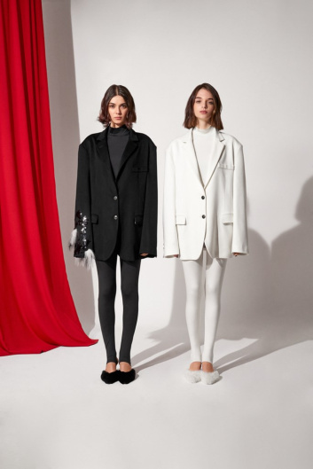 Fotoservizio/FW 22-23/WOMEN/PRESENTAZIONE/SIMONETTA RAVIZZA/DP2/6