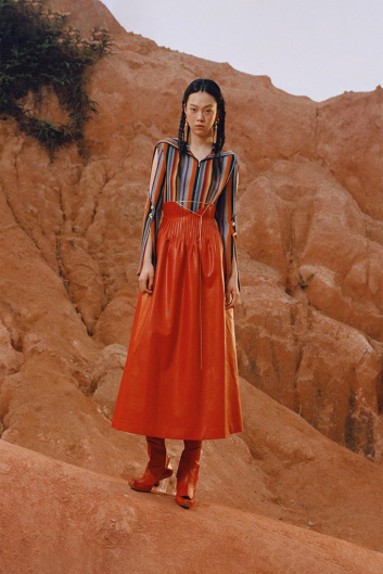 Fotoservizio/FW 22-23/WOMEN/PRESENTAZIONE/SARAWONG/DP2/2