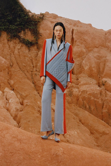 Fotoservizio/FW 22-23/WOMEN/PRESENTAZIONE/SARAWONG/DP2/9