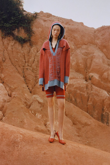 Fotoservizio/FW 22-23/WOMEN/PRESENTAZIONE/SARAWONG/DP2/4