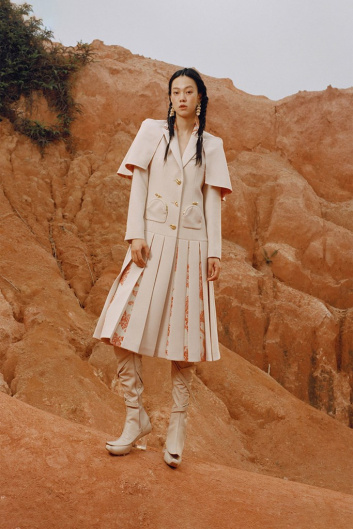 Fotoservizio/FW 22-23/WOMEN/PRESENTAZIONE/SARAWONG/DP2/18