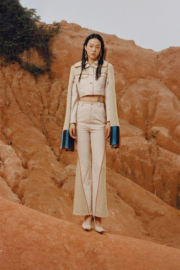 Fotoservizio/FW 22-23/WOMEN/PRESENTAZIONE/SARAWONG/DP2/22