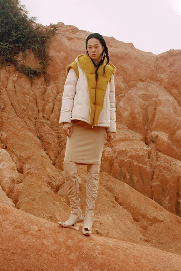 Fotoservizio/FW 22-23/WOMEN/PRESENTAZIONE/SARAWONG/DP2/14