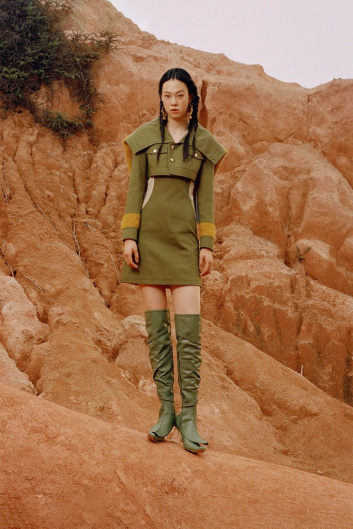 Fotoservizio/FW 22-23/WOMEN/PRESENTAZIONE/SARAWONG/DP2/26