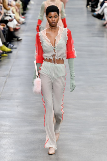 Fotoservizio/FW 22-23/WOMEN/SFILATA/FENDI/DP2/1