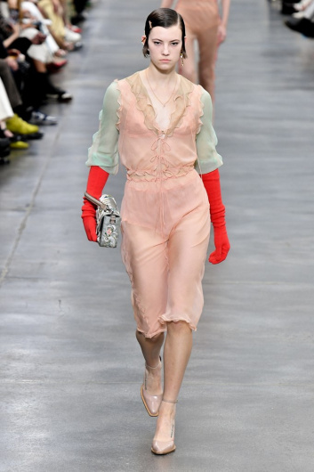 Fotoservizio/FW 22-23/WOMEN/SFILATA/FENDI/DP2/2
