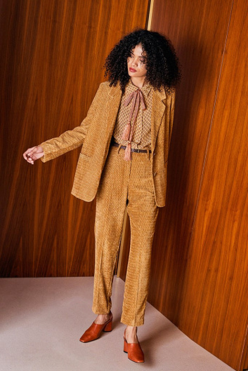 Fotoservizio/FW 22-23/WOMEN/PRESENTAZIONE/MOMONì/DP2/18