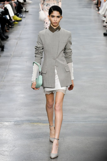 Fotoservizio/FW 22-23/WOMEN/SFILATA/FENDI/DP2/4