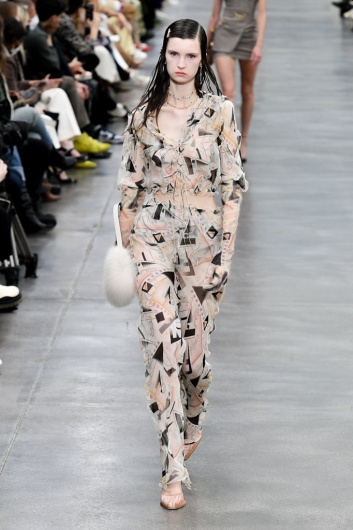 Fotoservizio/FW 22-23/WOMEN/SFILATA/FENDI/DP2/0
