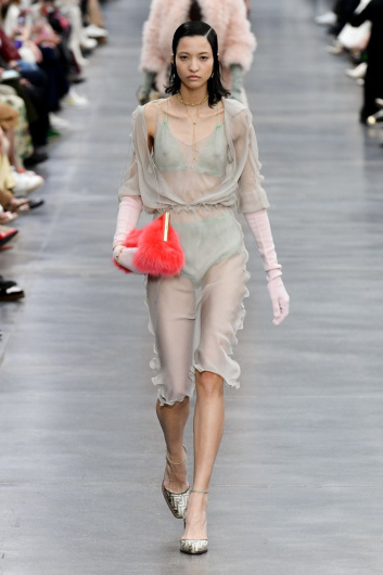 Fotoservizio/FW 22-23/WOMEN/SFILATA/FENDI/DP2/0