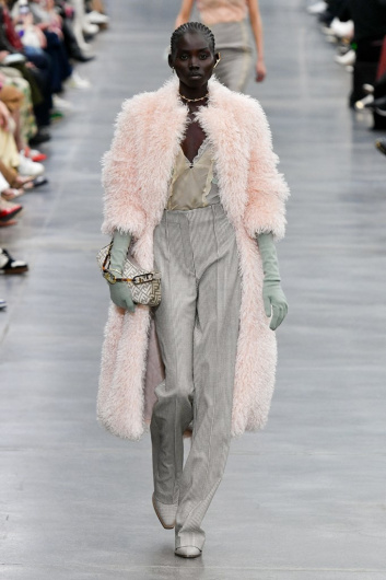 Fotoservizio/FW 22-23/WOMEN/SFILATA/FENDI/DP2/1