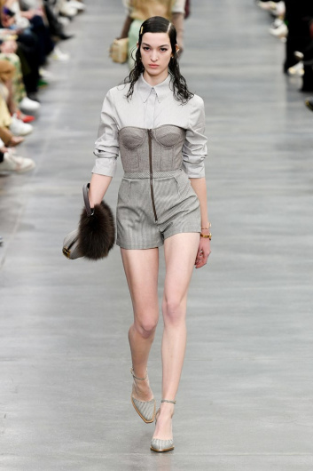 Fotoservizio/FW 22-23/WOMEN/SFILATA/FENDI/DP2/9