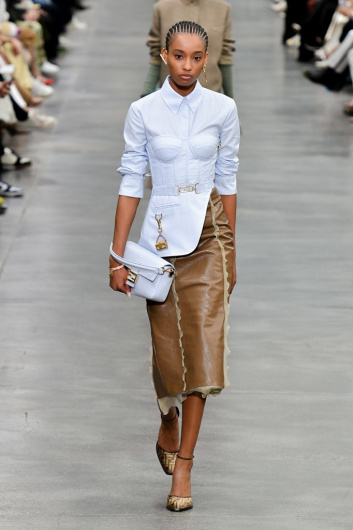 Fotoservizio/FW 22-23/WOMEN/SFILATA/FENDI/DP2/4