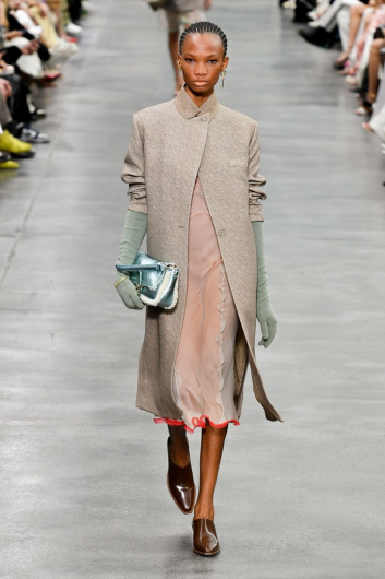 Fotoservizio/FW 22-23/WOMEN/SFILATA/FENDI/DP2/5