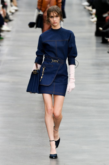 Fotoservizio/FW 22-23/WOMEN/SFILATA/FENDI/DP2/18