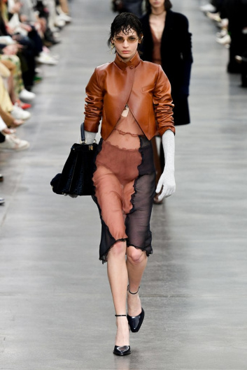 Fotoservizio/FW 22-23/WOMEN/SFILATA/FENDI/DP2/19
