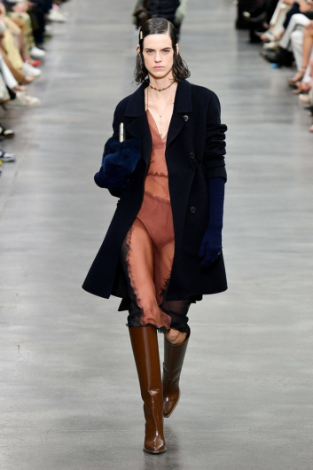 Fotoservizio/FW 22-23/WOMEN/SFILATA/FENDI/DP2/20