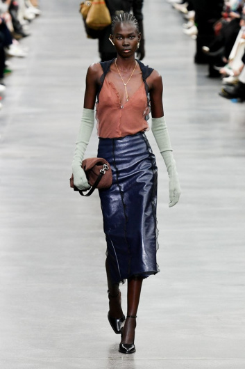 Fotoservizio/FW 22-23/WOMEN/SFILATA/FENDI/DP2/21