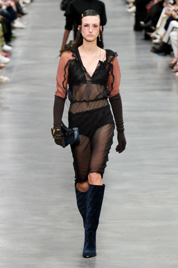 Fotoservizio/FW 22-23/WOMEN/SFILATA/FENDI/DP2/23