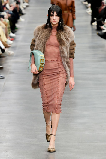 Fotoservizio/FW 22-23/WOMEN/SFILATA/FENDI/DP2/15