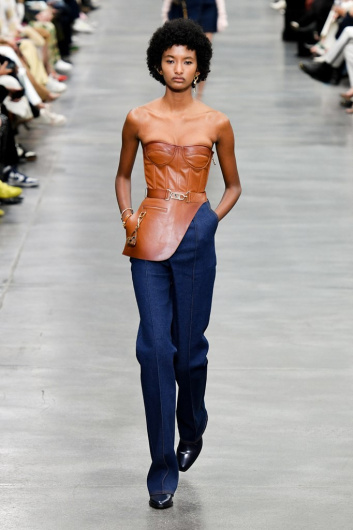 Fotoservizio/FW 22-23/WOMEN/SFILATA/FENDI/DP2/17