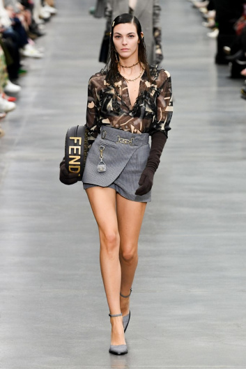 Fotoservizio/FW 22-23/WOMEN/SFILATA/FENDI/DP2/7