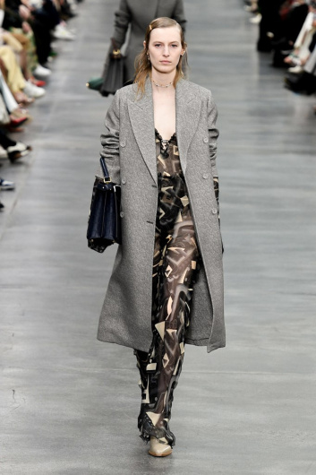 Fotoservizio/FW 22-23/WOMEN/SFILATA/FENDI/DP2/8