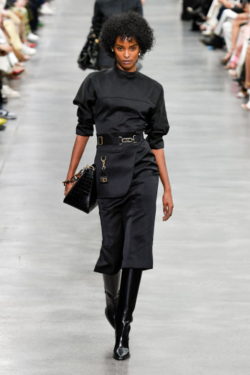 Fotoservizio/FW 22-23/WOMEN/SFILATA/FENDI/DP2/0