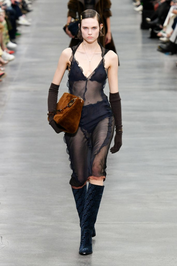 Fotoservizio/FW 22-23/WOMEN/SFILATA/FENDI/DP2/3