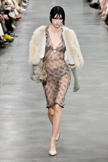 Fotoservizio/FW 22-23/WOMEN/SFILATA/FENDI/DP2/17