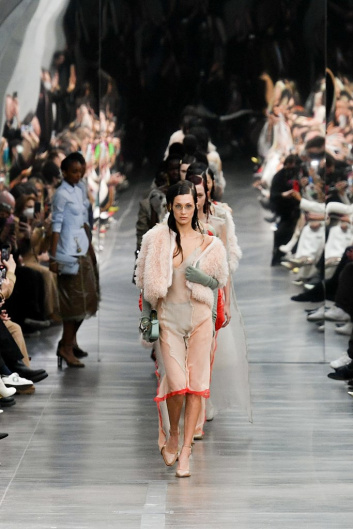 Fotoservizio/FW 22-23/WOMEN/SFILATA/FENDI/DP2/18