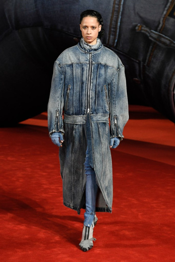 Fotoservizio/FW 22-23/WOMEN/SFILATA/DIESEL/DP2/5