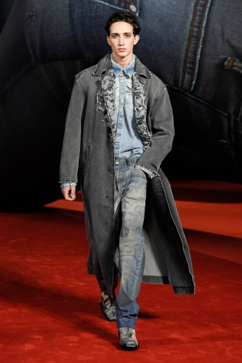 Fotoservizio/FW 22-23/WOMEN/SFILATA/DIESEL/DP2/8