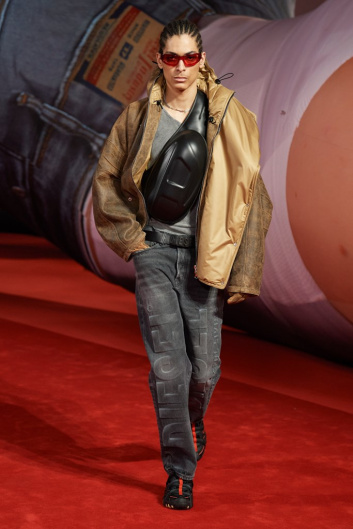 Fotoservizio/FW 22-23/WOMEN/SFILATA/DIESEL/DP2/18