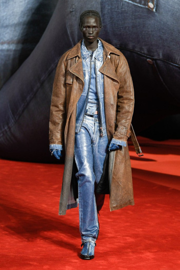 Fotoservizio/FW 22-23/WOMEN/SFILATA/DIESEL/DP2/12