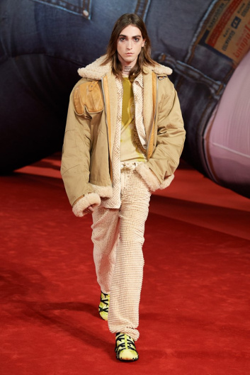 Fotoservizio/FW 22-23/WOMEN/SFILATA/DIESEL/DP2/1