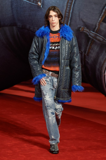 Fotoservizio/FW 22-23/WOMEN/SFILATA/DIESEL/DP2/20