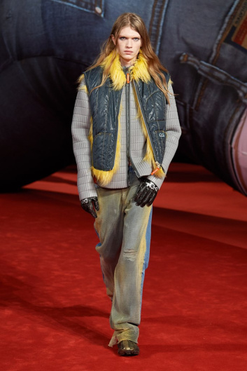 Fotoservizio/FW 22-23/WOMEN/SFILATA/DIESEL/DP2/19