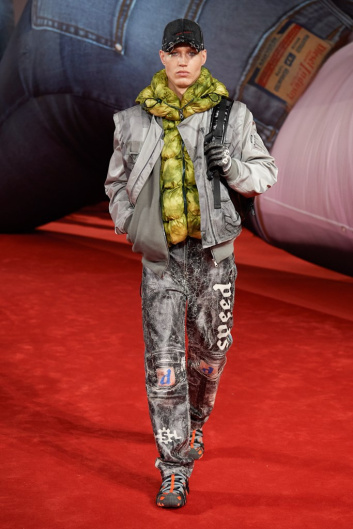 Fotoservizio/FW 22-23/WOMEN/SFILATA/DIESEL/DP2/29