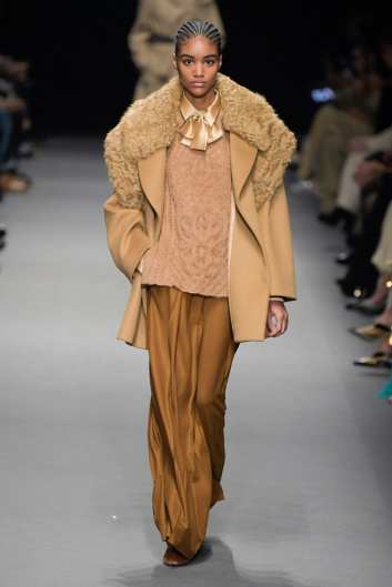 Fotoservizio/FW 22-23/WOMEN/SFILATA/ALBERTA FERRETTI/DP2/18