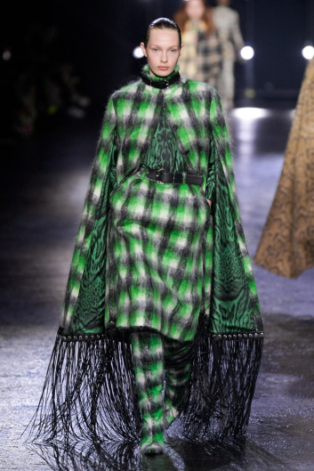 Fotoservizio/FW 22-23/WOMEN/SFILATA/ROBERTO CAVALLI/DP2/23