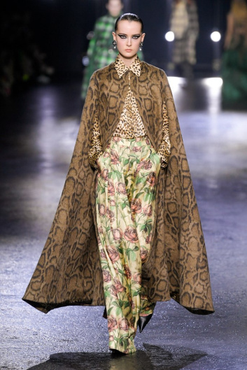 Fotoservizio/FW 22-23/WOMEN/SFILATA/ROBERTO CAVALLI/DP2/22